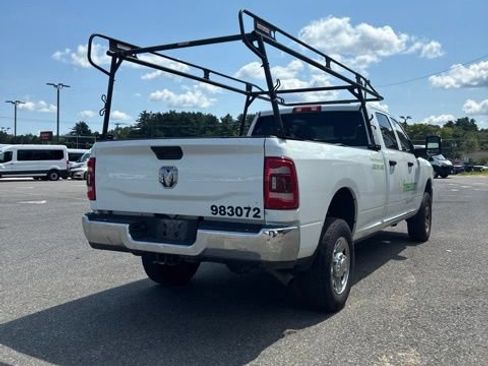 Used 2024 RAM 2500 Tradesman w/ Chrome Appearance Group AWD/4WD image 4