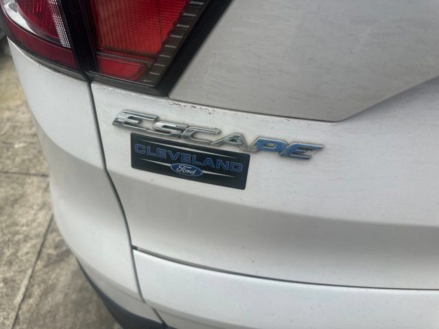 Used 2017 Ford Escape Titanium FWD image 4