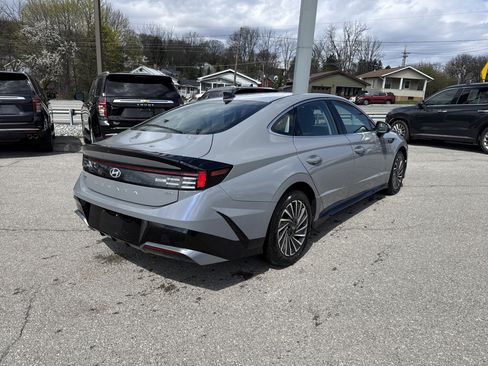 Used 2025 Hyundai Sonata SEL FWD image 3
