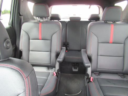 Certified 2024 Chevrolet Traverse RS w/ LPO, Floor Liner Package AWD/4WD image 10