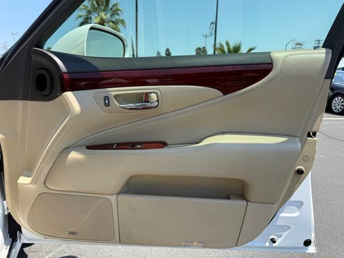Used 2007 Lexus LS 460 RWD image 14