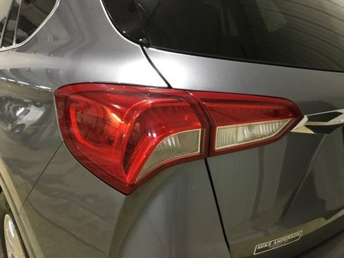 Used 2019 Buick Envision Essence image 16