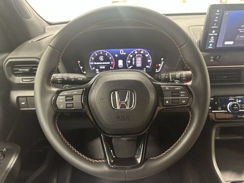 Used 2026 Honda Pilot Sport image 13