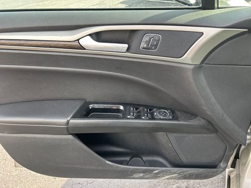 Used 2015 Ford Fusion SE w/ Equipment Group 202A image 13