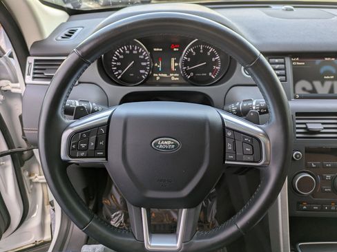 Used 2015 Land Rover Discovery Sport HSE Luxury image 18