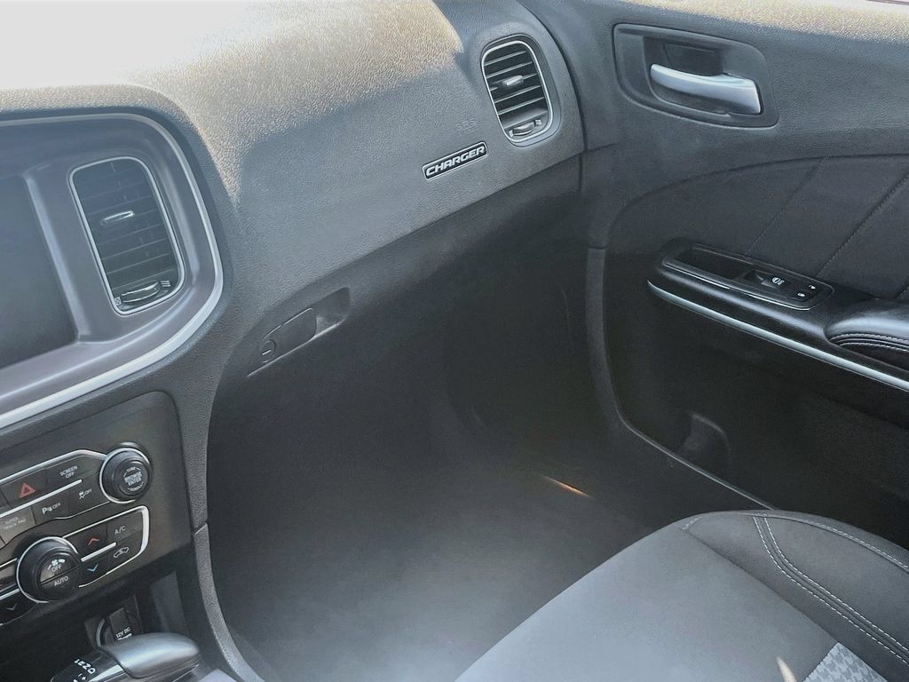 Used 2022 Dodge Charger SXT w/ Driver Convenience Group AWD/4WD image 21