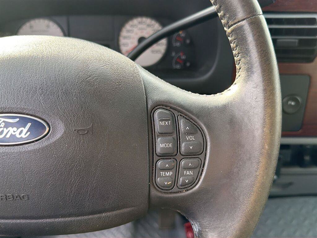 Used 2005 Ford F250 XLT AWD/4WD image 15