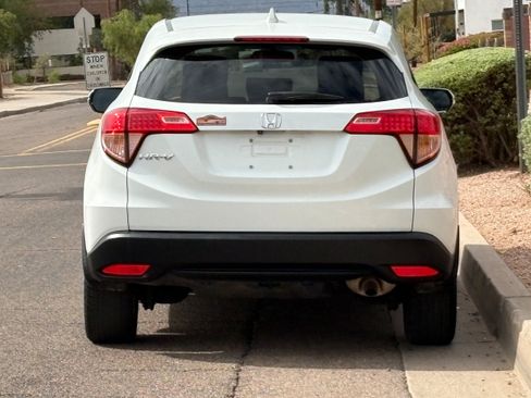 Used 2017 Honda HR-V EX image 5