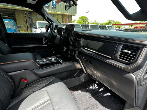 Used 2023 Ford Expedition Max Platinum image 35