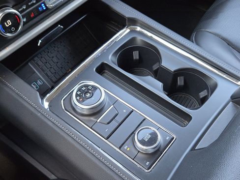 Used 2024 Ford Expedition XLT image 20