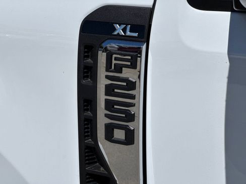 New 2026 Ford F250 XL w/ XL Chrome Package image 27