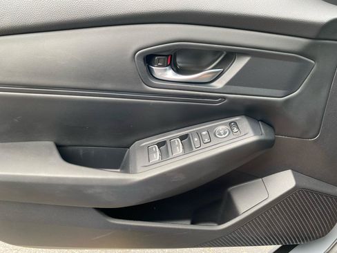Used 2025 Honda Accord SE image 19