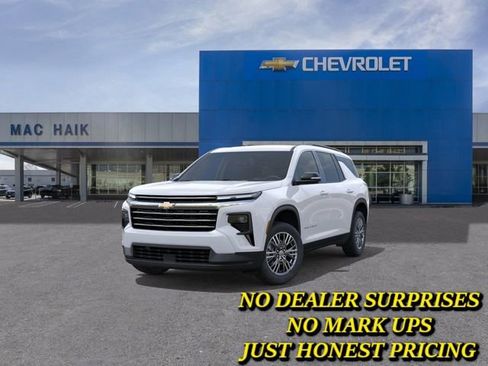 New 2026 Chevrolet Traverse LT w/ LPO, Floor Liner Package FWD image 8