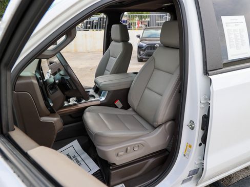 Used 2025 Chevrolet Silverado 1500 LT Trail Boss w/ LT Trail Boss Premium Package AWD/4WD image 40