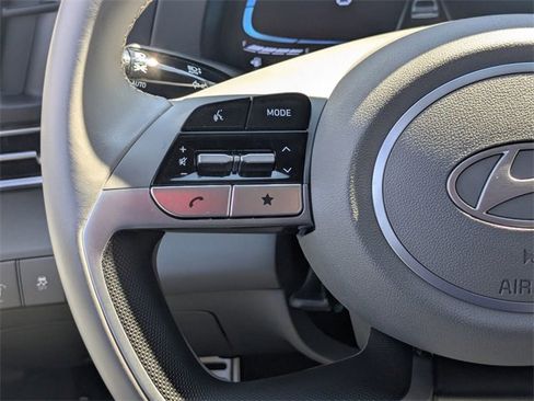 Used 2025 Hyundai Elantra Sport image 16