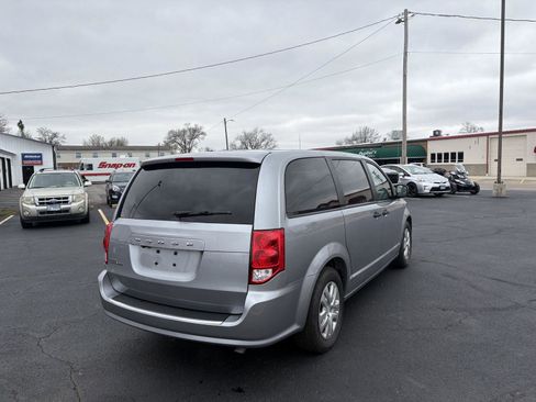Used 2020 Dodge Grand Caravan SE image 8