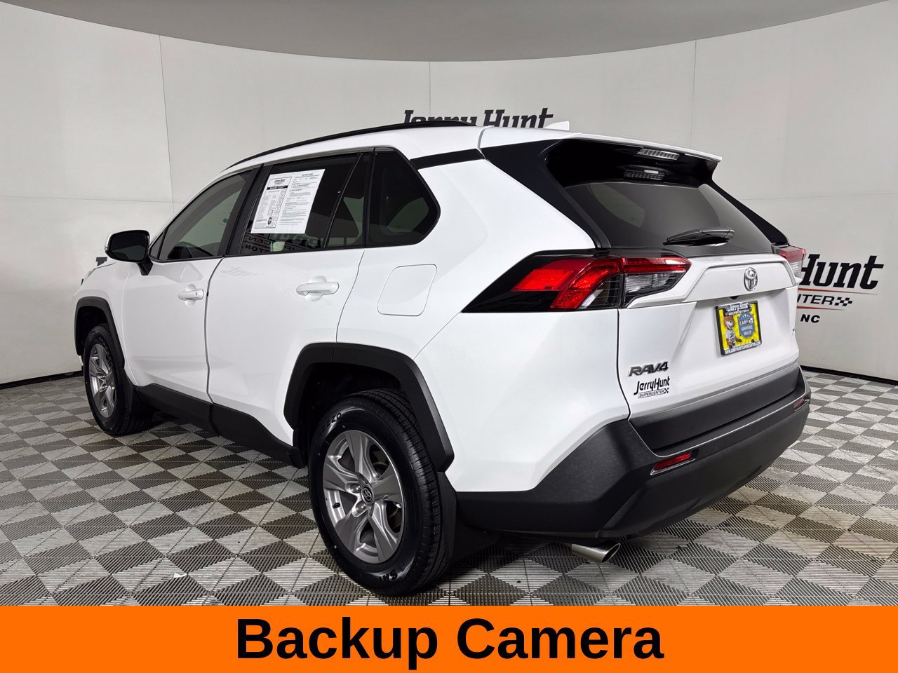 Used 2025 Toyota RAV4 XLE w/ Convenience Package FWD image 9