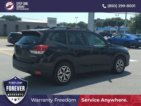 Used 2021 Subaru Forester Premium w/ Popular Package #1 AWD/4WD image 7