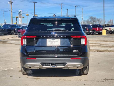 New 2026 Ford Explorer Active w/ Active Comfort Package image 8