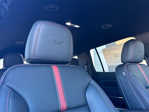New 2026 Chevrolet Traverse RS image 23