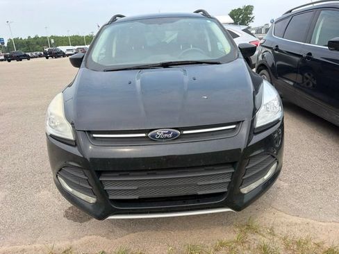 Used 2016 Ford Escape SE w/ Equipment Group 201A FWD image 2