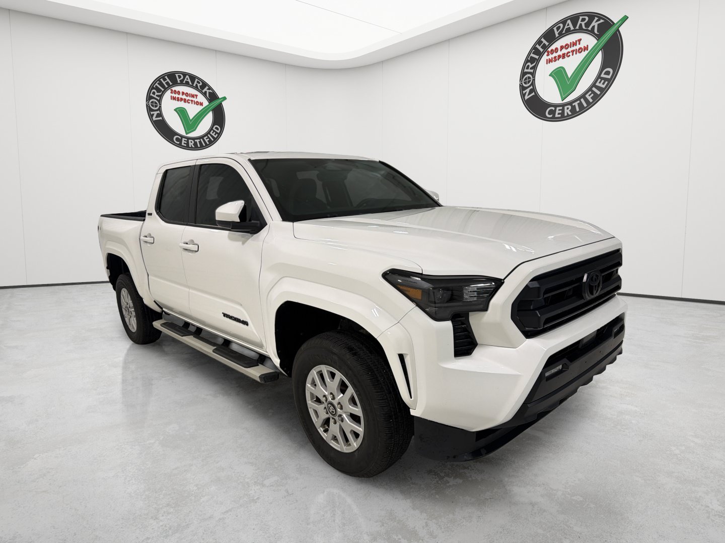 Used 2025 Toyota Tacoma SR5 AWD/4WD image 7