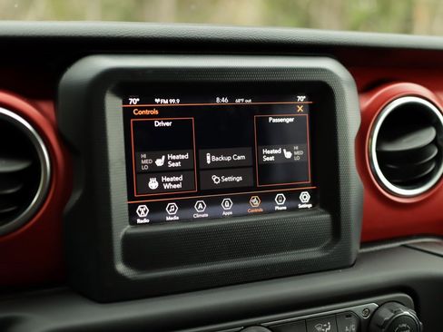 Used 2021 Jeep Wrangler Unlimited Rubicon w/ Cold Weather Group image 13