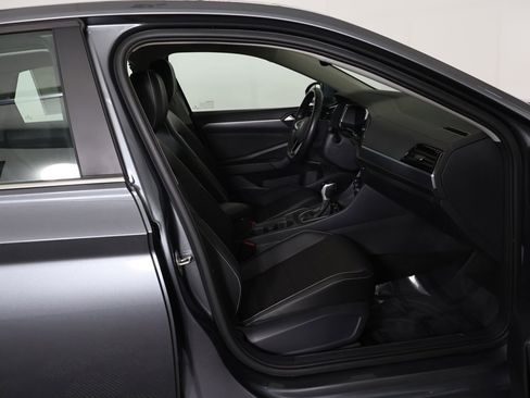 Certified 2023 Volkswagen Jetta SE w/ Panoramic Sunroof Package image 28