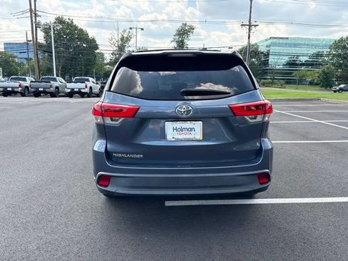Used 2019 Toyota Highlander LE FWD image 6