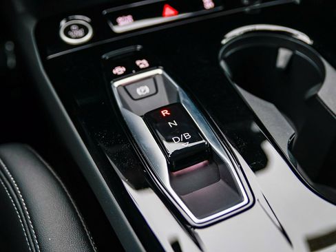 Certified 2025 Audi Q6 e-tron Premium Plus w/ Premium Plus image 28