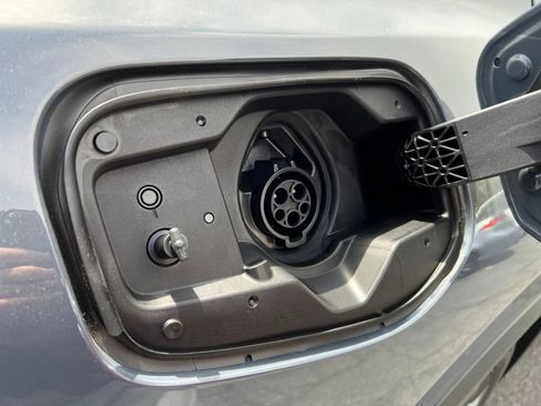 New 2026 Toyota Prius Plug-In Hybrid FWD image 8