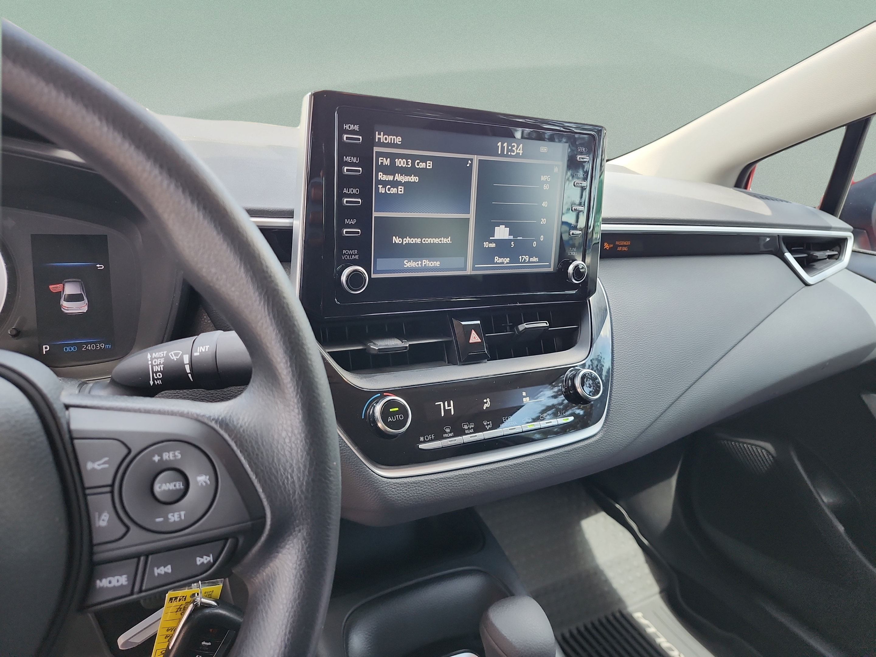 Used 2020 Toyota Corolla LE FWD image 11
