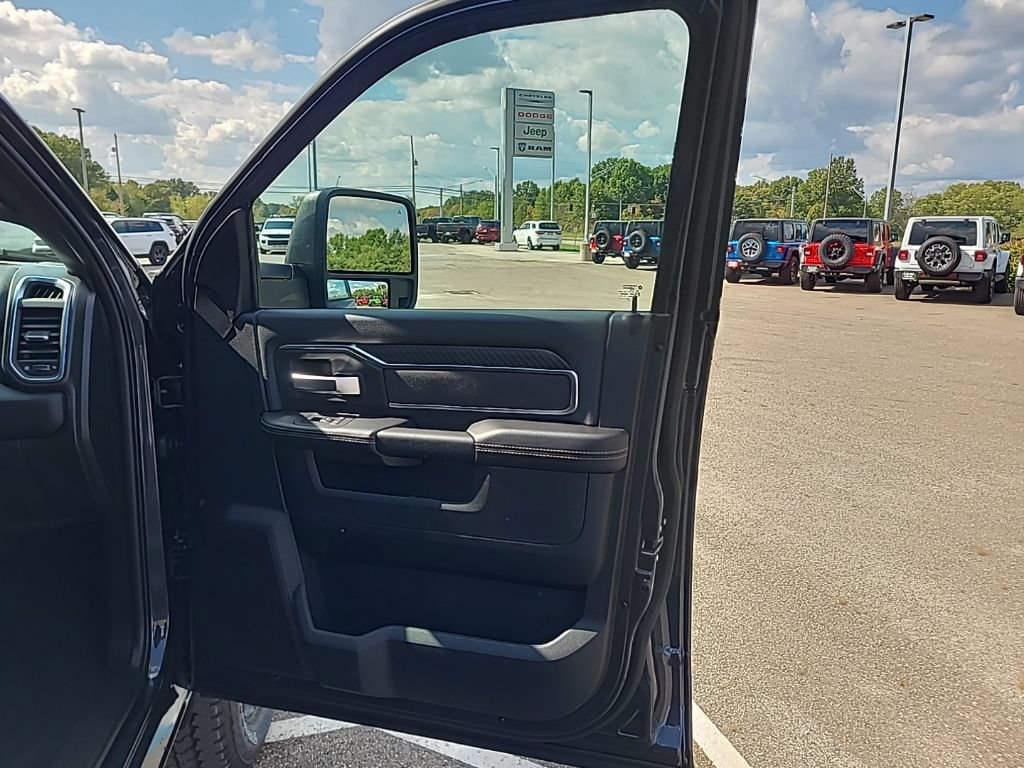New 2026 RAM 2500 Big Horn AWD/4WD image 23