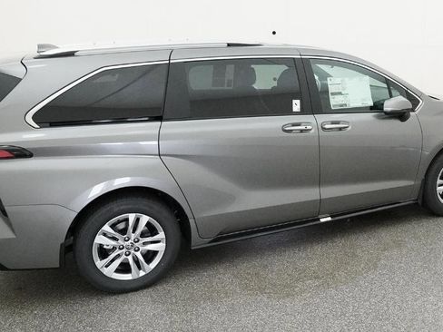 New 2026 Toyota Sienna Limited FWD image 14