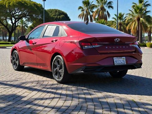 Used 2023 Hyundai Elantra SEL w/ Cargo Package image 7