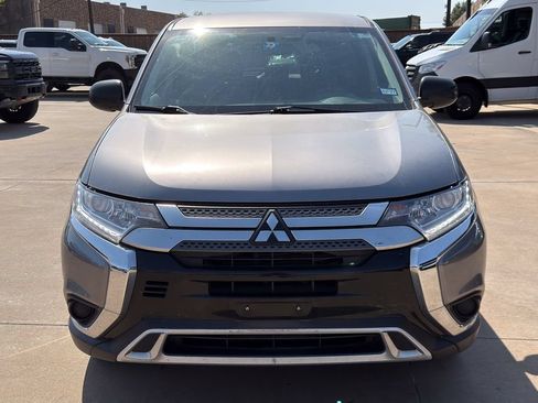 Used 2020 Mitsubishi Outlander ES FWD image 2