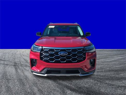 Certified 2025 Ford Explorer Platinum w/ Ultimate Package image 9