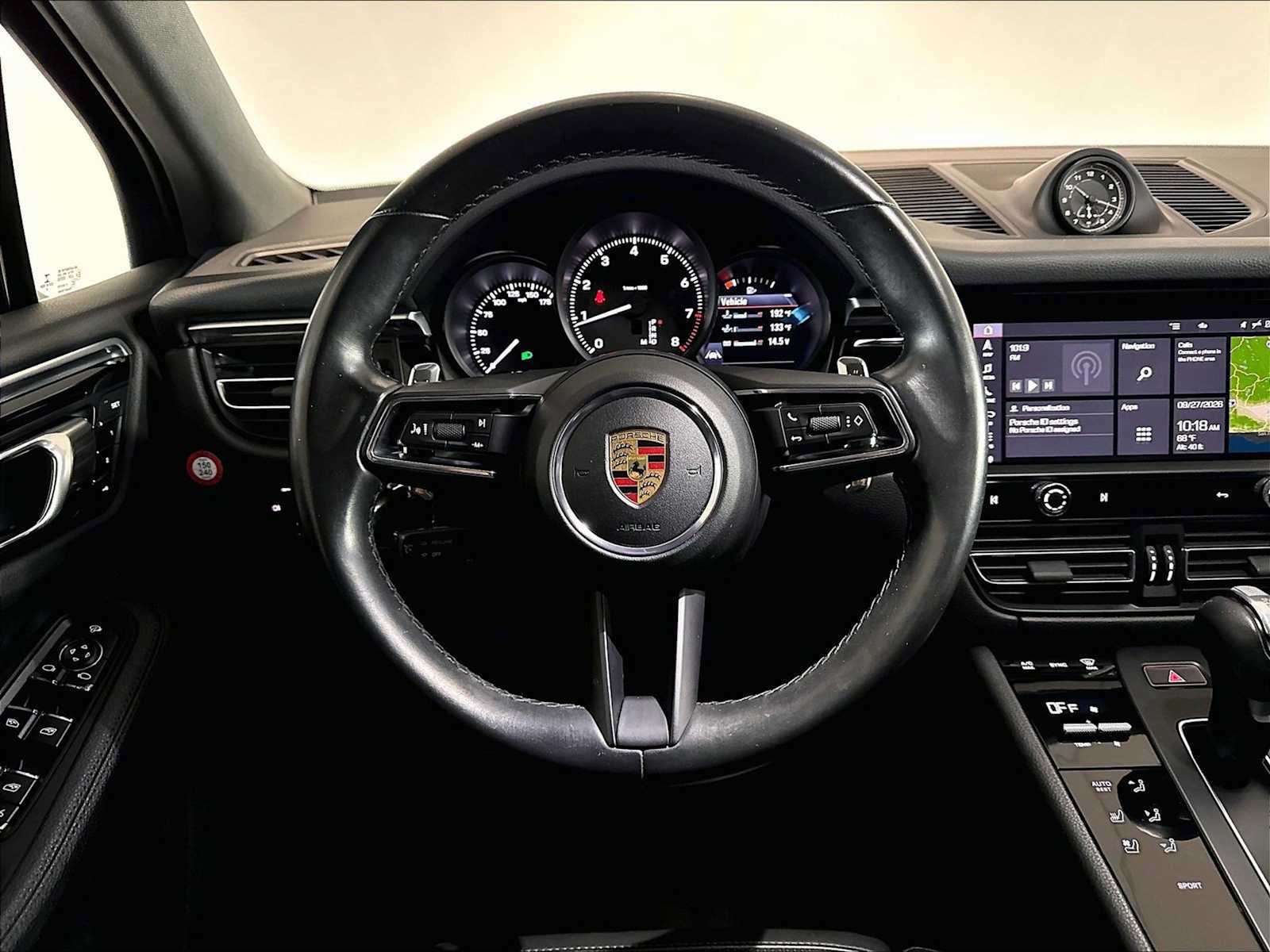Used 2022 Porsche Macan AWD/4WD image 18