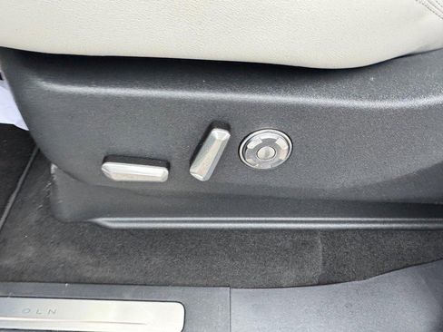 New 2025 Lincoln Navigator Reserve image 18