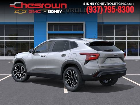 New 2026 Chevrolet Trax RS w/ Driver Confidence Package FWD image 3