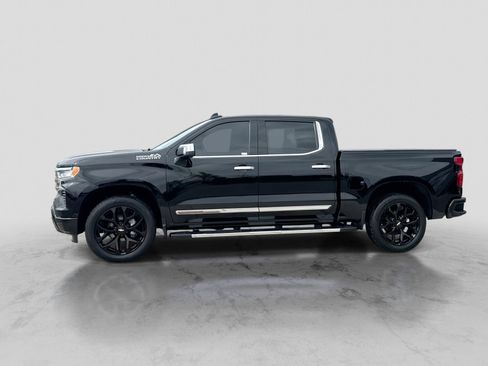 Used 2022 Chevrolet Silverado 1500 High Country w/ Technology Package AWD/4WD image 3