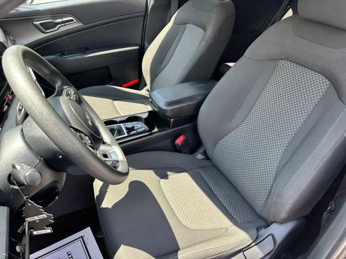 Used 2024 Kia Sportage LX FWD image 11