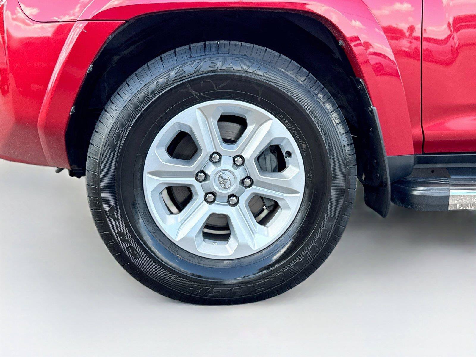 Used 2022 Toyota 4Runner SR5 Premium w/ Moonroof Package RWD image 31