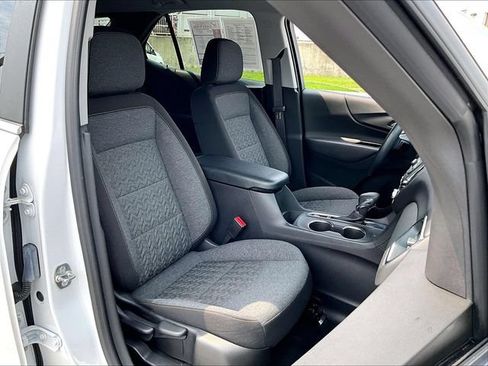 Used 2024 Chevrolet Equinox LT FWD image 11