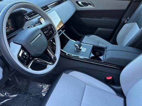 Certified 2025 Land Rover Range Rover Velar Dynamic SE image 9