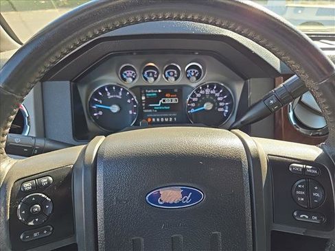 Used 2011 Ford F250 Lariat w/ Lariat Interior Pkg image 12