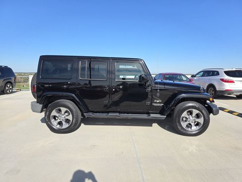 Used 2017 Jeep Wrangler Unlimited Sahara w/ Max Tow Package image 5