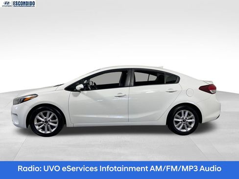 Used 2017 Kia Forte S image 2