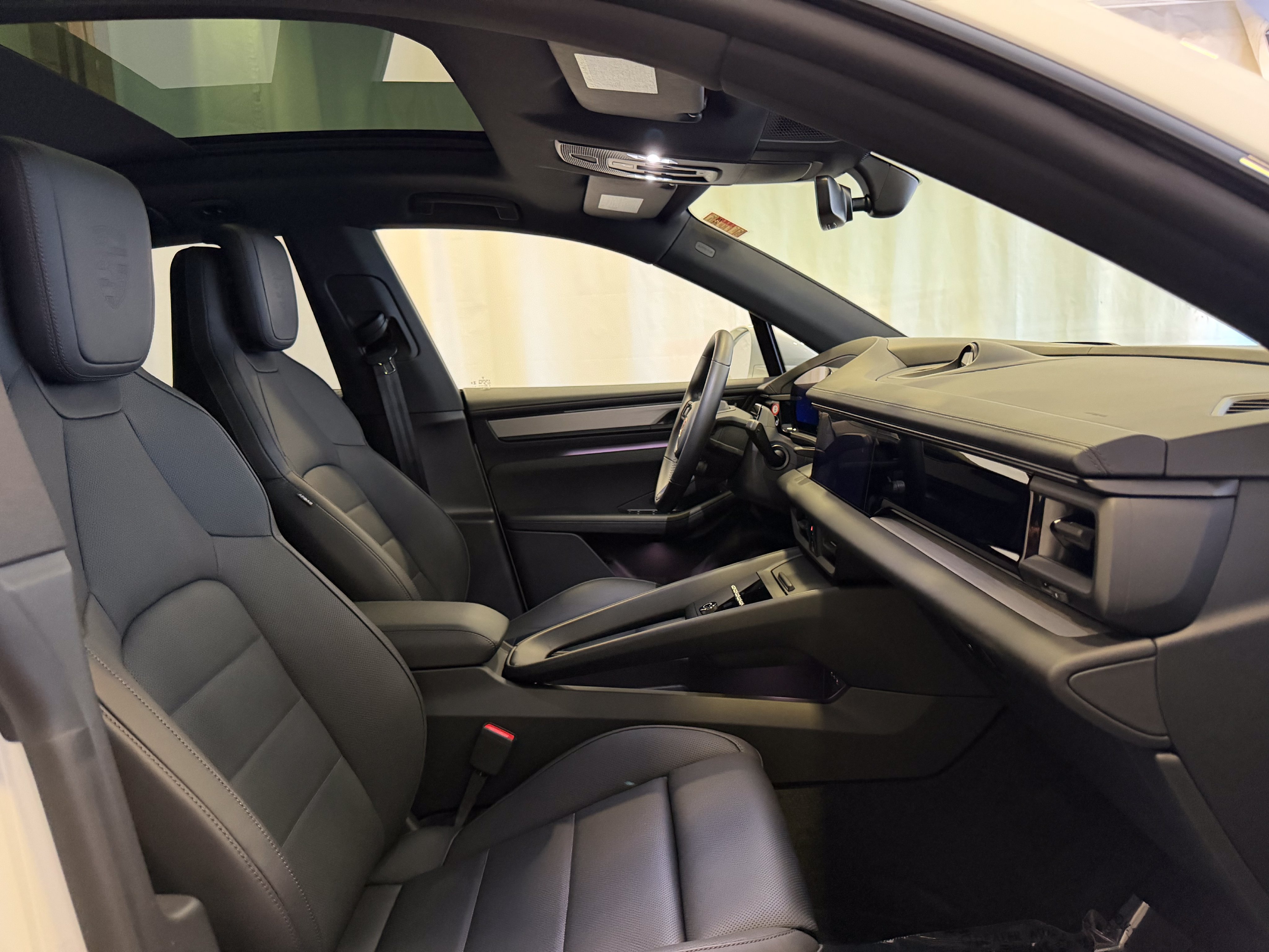 Certified 2026 Porsche Macan 4S Electric AWD/4WD image 16