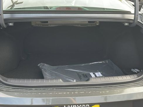 Used 2026 Hyundai Elantra SE FWD image 29
